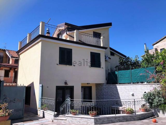 Casa in vendita a San Cipriano Picentino, Campania
