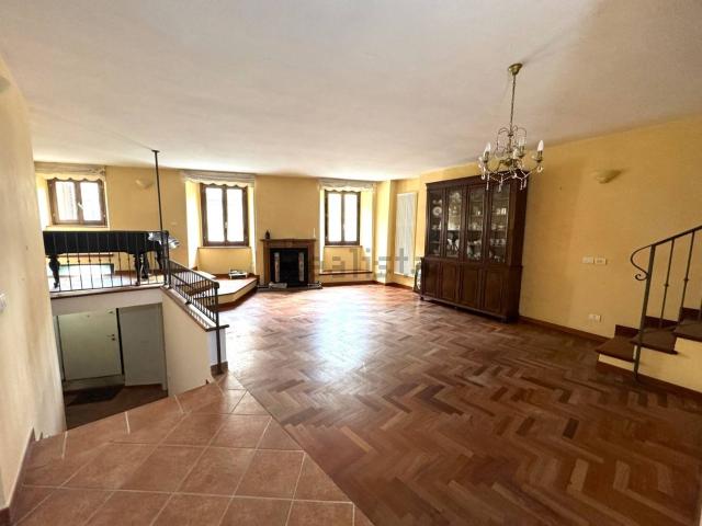 Casa in vendita a Tirassegno, Marche