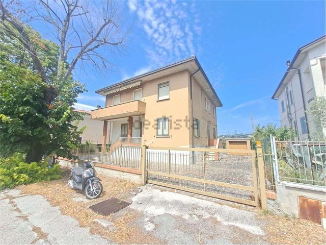 Casa in vendita a Foligno, Perugia
