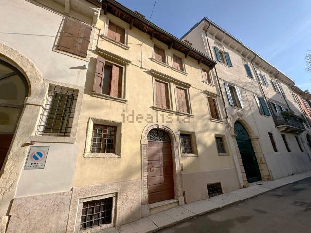 Casa in vendita a Centro storico, Brenzone