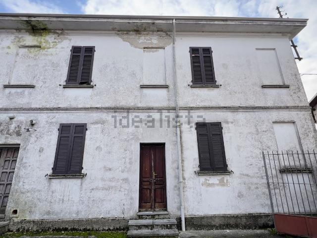 Casa in vendita a Piemonte, Novara
