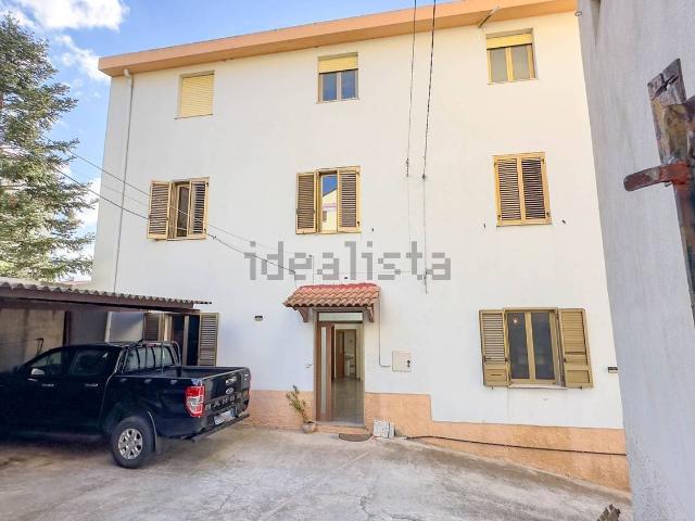 Casa in vendita a Oliena, Sardigna/Sardegna