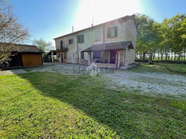 Casa in vendita a Silvano Pietra, Pavia