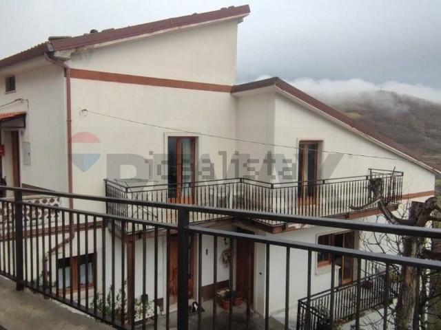 Casa in vendita a Castelmauro, Molise
