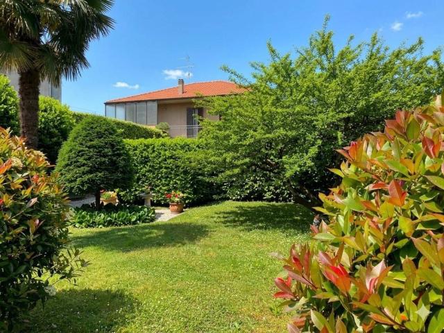Casa in vendita a Limbiate, Lombardia