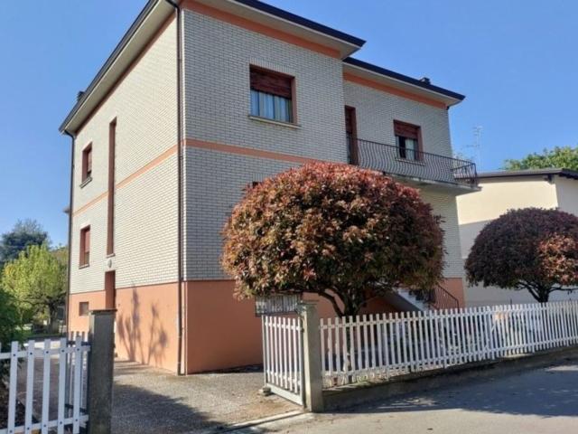 Casa in vendita a Terra di Mezzo, Re