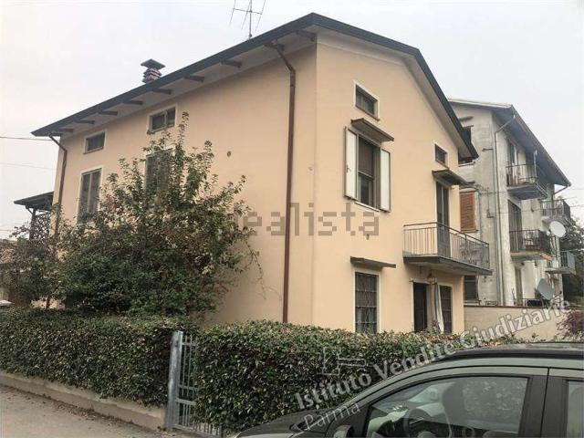 Casa in vendita a Polesine Zibello, Zibello