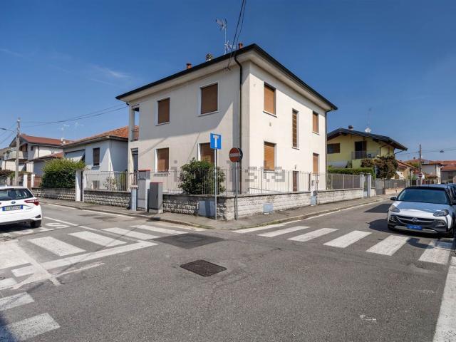 Casa in vendita a Melzo, Lombardia