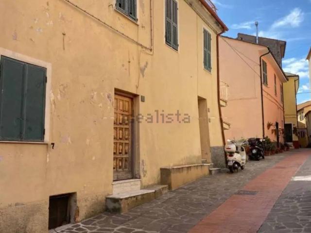 Casa in vendita a Chiusanico, Liguria