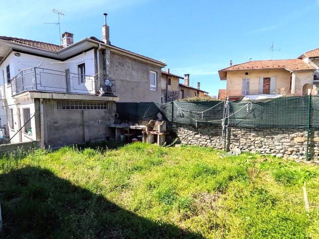 Casa in vendita a Invorio Superiore, Piemonte