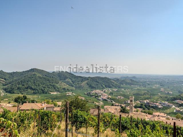 Casa in vendita a Valdobbiadene, Veneto