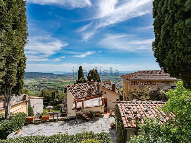 Casa in vendita a Cortona, Toscana