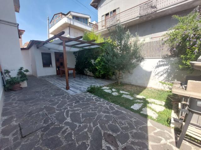 Casa in vendita a Pescara Colli, Pescara
