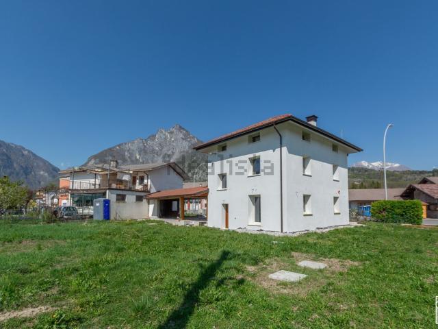 Casa in vendita a Sedico, Veneto