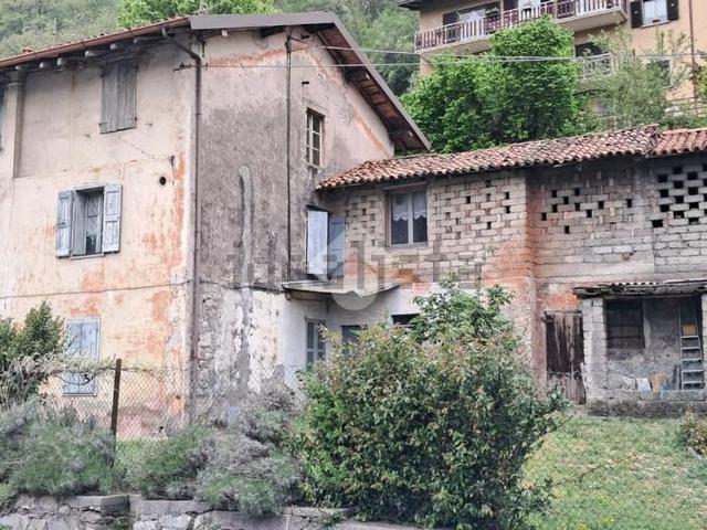 Casa in vendita a Albino, Lombardia