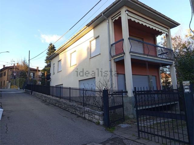 Casa in vendita a Comunità Montana del Piambello, Clivio
