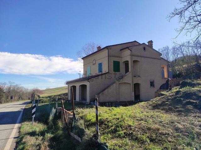 Casa in vendita a Pozzo, Marche