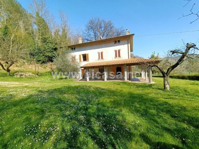 Casa in vendita a Monteciccardo, Marche