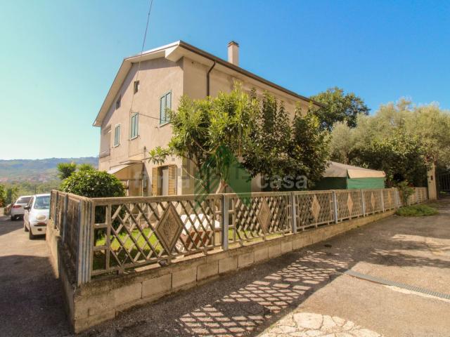 Casa in vendita a Bellante, Abruzzo
