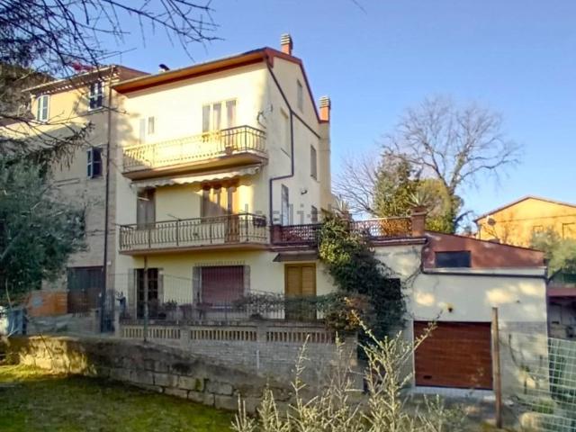 Casa in vendita a Marche, Macerata
