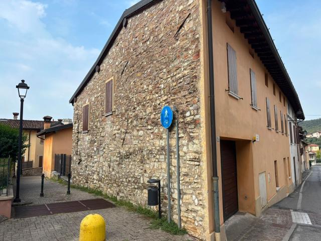 Casa in vendita a Ome, Brescia