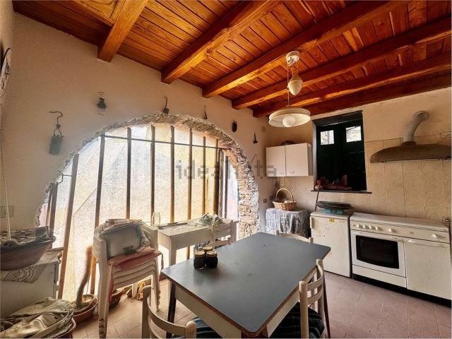 Casa in vendita a Rezzo, Liguria