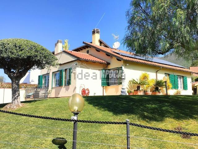 Casa in vendita a Cisano Sul Neva, Liguria