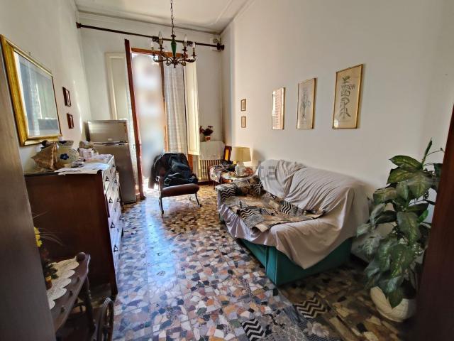 Casa in vendita a Prato, Toscana