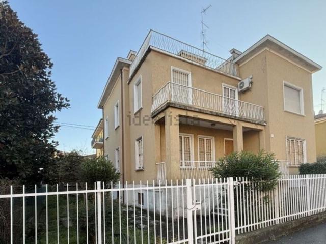 Casa in vendita a Fidenza, Parma