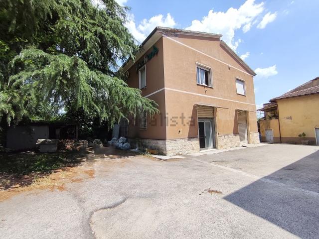 Casa in vendita a Terni, Umbria