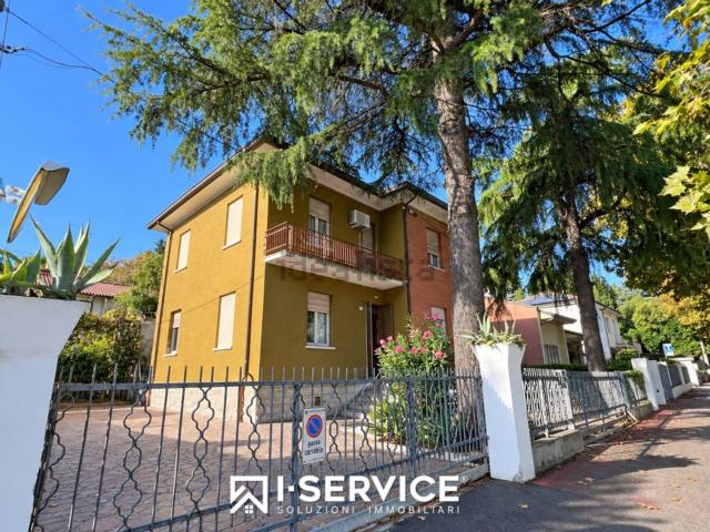 Casa in vendita a Quartiere Fiorenzuola, Cesena