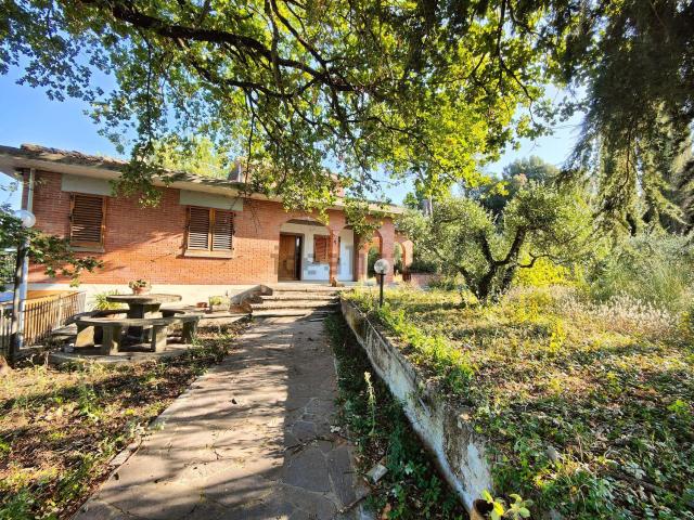 Casa in vendita a Bucine, Toscana