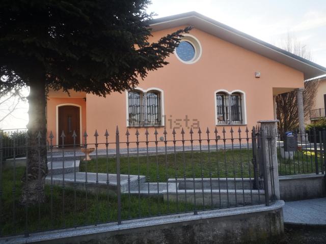 Casa in vendita a Broni, Lombardia