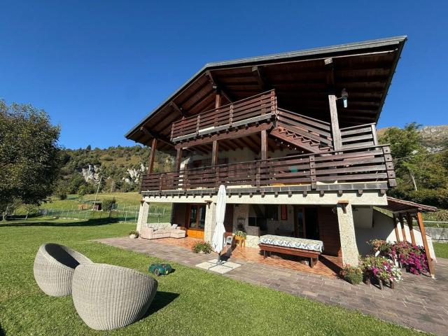 Casa in vendita a Agro, Castione Della Presolana