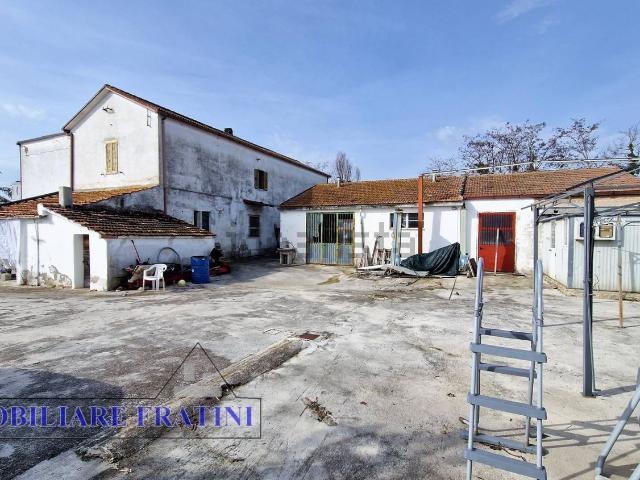 Casa in vendita a Unione dei Comuni della Val Vibrata, Sant'egidioalla Vibrata