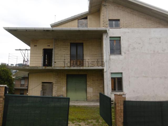 Casa in vendita a Rione Murato, Marche