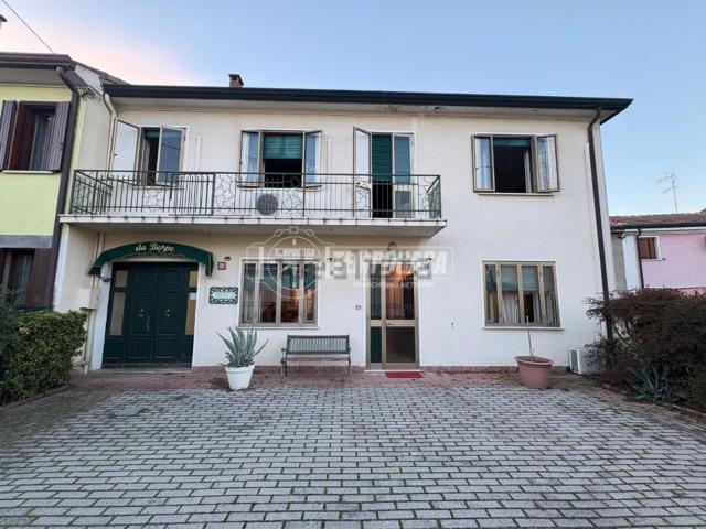 Casa in vendita a Sarzano, Rovigo