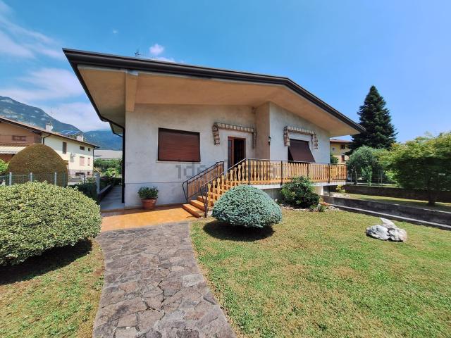 Casa in vendita a Montereale Valcellina, Friuli-Venezia Giulia
