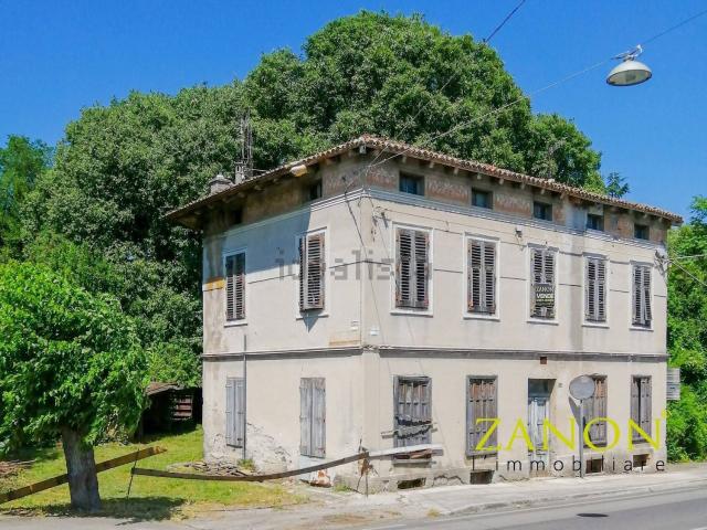 Casa in vendita a Lucinico / Ločnik / Luzinìs, Gorizia