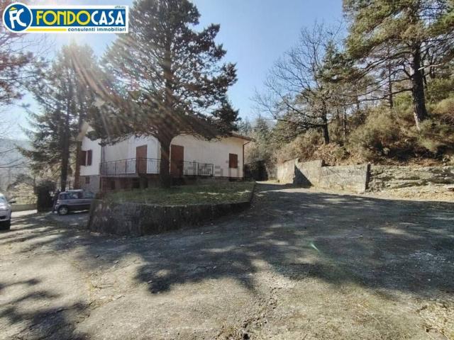 Casa in vendita a Pontinvrea, Liguria
