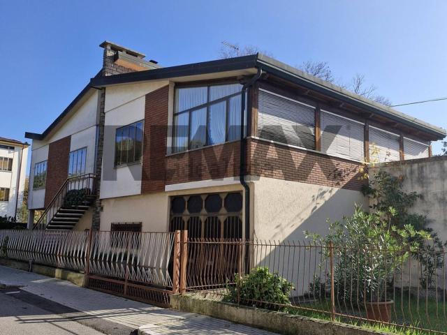 Casa in vendita a Sanguinetto, Verona