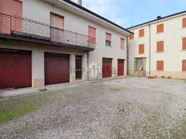 Casa in vendita a Porto Mantovano, Lombardia