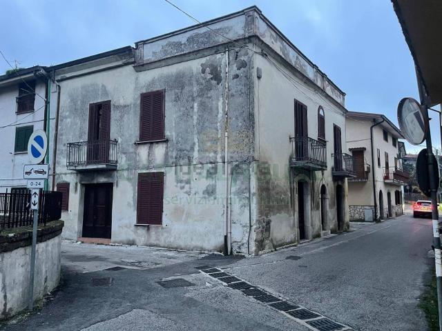 Casa in vendita a Mercogliano, Campania