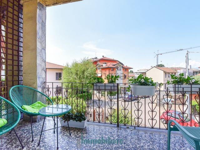 Casa in vendita a Giussano, Lombardia
