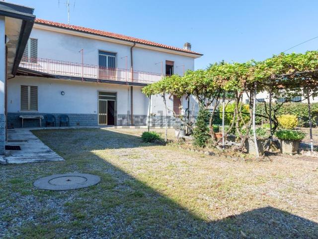 Casa in vendita a Rescaldina, Milano