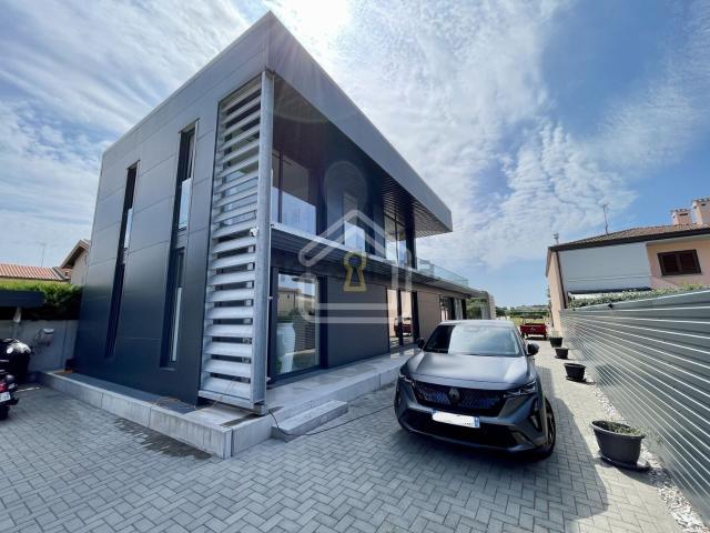 Casa in vendita a Latisana, Friuli-Venezia Giulia