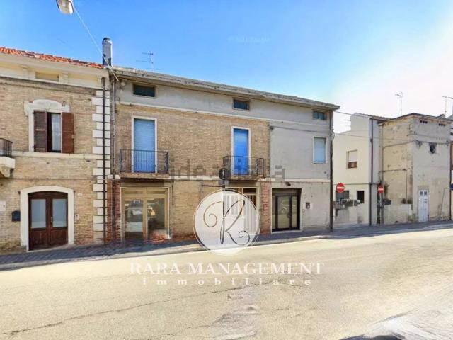 Casa in vendita a Centro, Marche