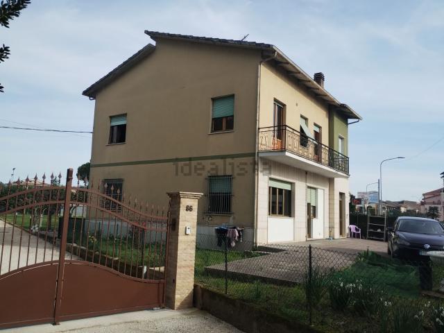 Casa in vendita a Marche, Macerata