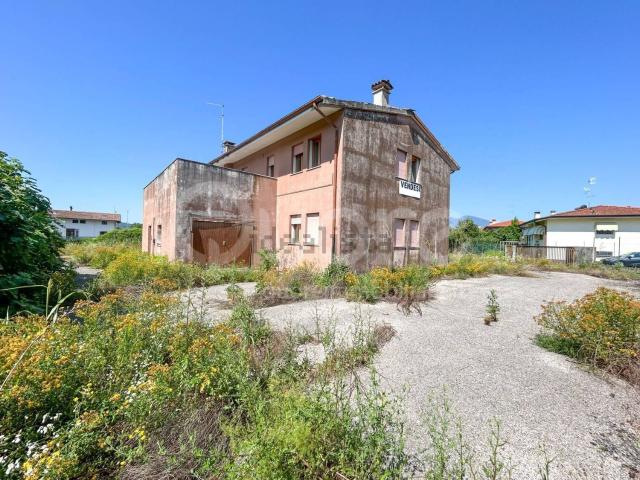 Casa in vendita a Artegna, Friuli-Venezia Giulia
