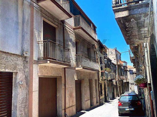 Casa in vendita a Randazzo, Sicilia
